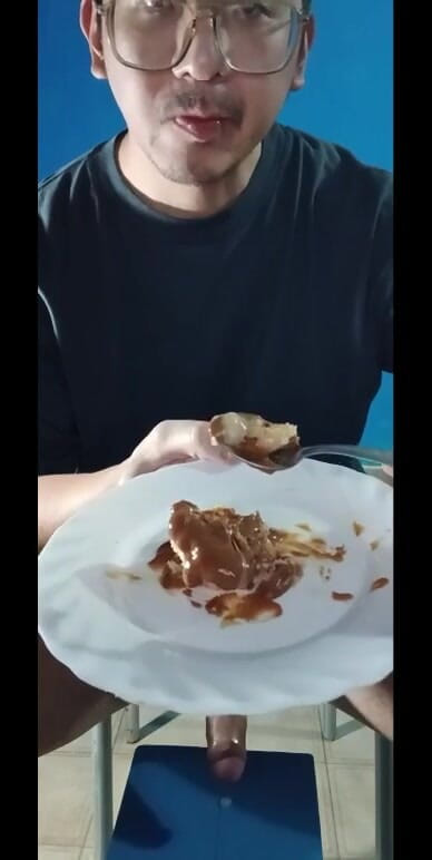 gyoenasianbigdick: Saya makan pancutan saya sendiri bercakap