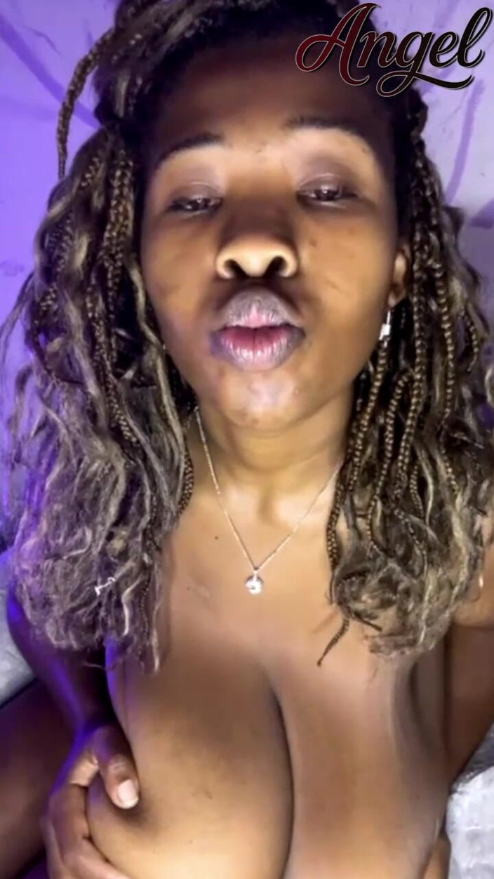 Angel Big B: Я Люблю Показувати Свою Дупу І Мастурбувати Перед Тобою, Малюк