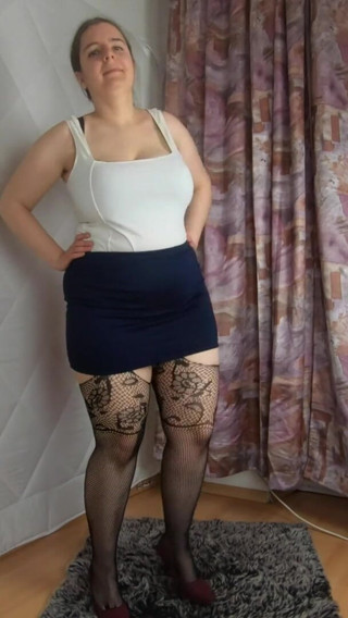 Lingerie Review: Mini obcasy i pończochy kabaretki bez cenzury