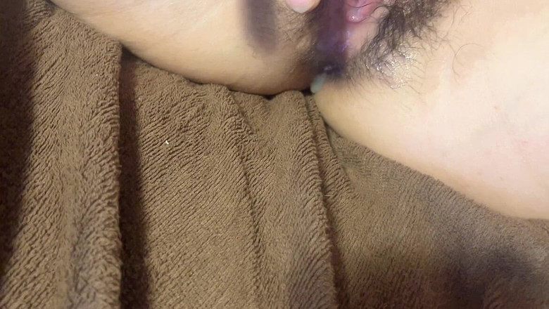 sweethanajapanese: Drobná kundička bere plnou sprems cream Kotě Hana Roztomilá úžasná mrdka