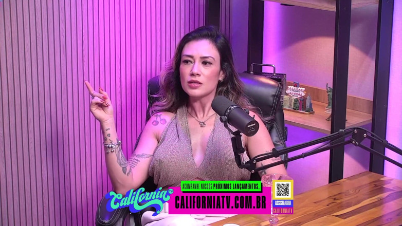 California TV: Máy bay bà già nóng bỏng &amp; những tưởng tượng của...
