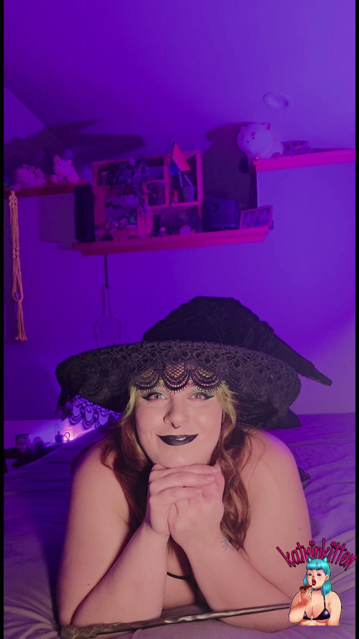 KatnipKitten: BBW czarownica w lesie