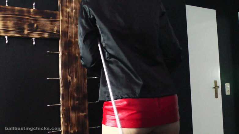 Ballbustingchicks: ผู้หญิงนําวินเทจ - ไข่อวบของคุณ