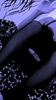 Si blonde panas melakukan BDSM dan menghisap zakar