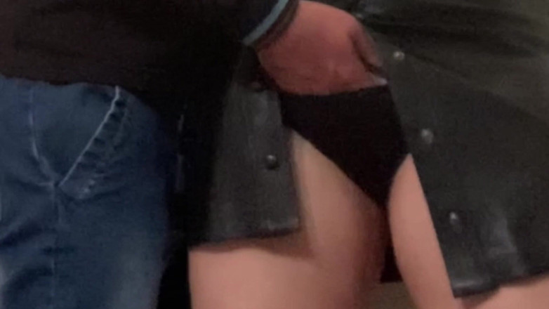 PriyaNaavya: 天哪！陌生人在我去拼贴的路上抚摸我的阴户