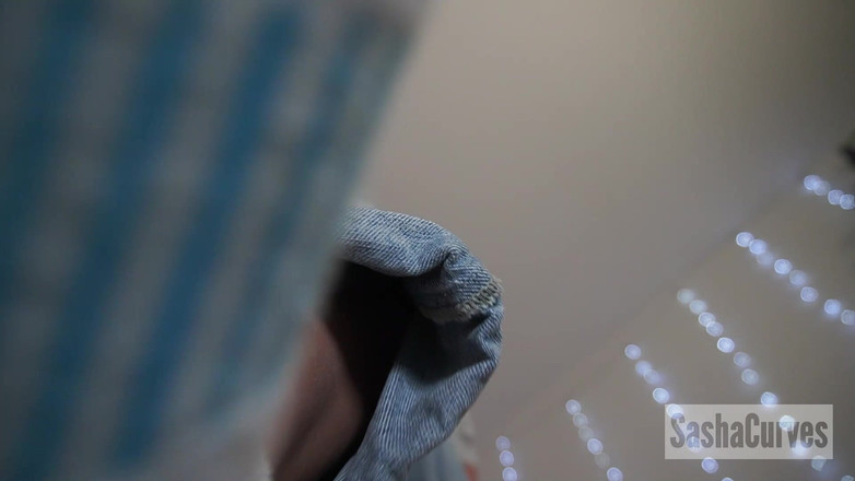 Sasha Curves: Gioco con i miei piccoli coinquilina