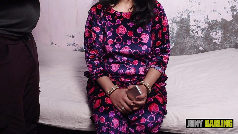 Jony Darling: Ramu donne un orgasme à une bhabhi punjabi excitée, vidéo de...