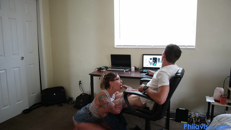 Philavise: Gamer gets a beej with Jae Lynn