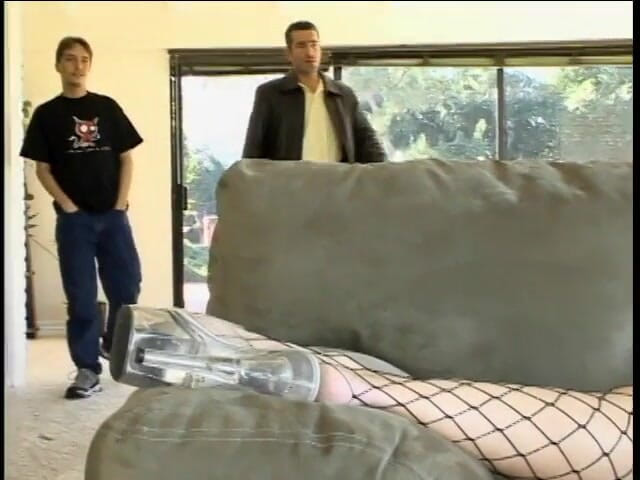 3 Bangers: Dva chlapi šukají a jizz blondýna v síťovaných legínách