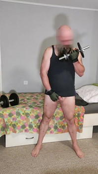 Jerking My Cock While Lifting Weights