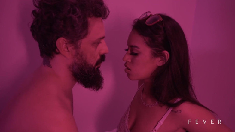 Fever Films: Mükemmel kızla yavaş seksi seks