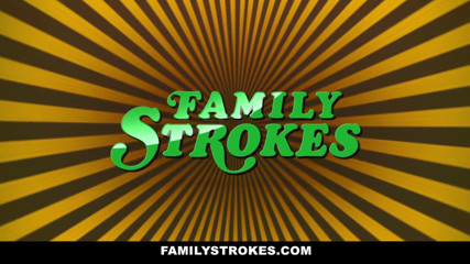 Family Strokes: Taylor Reed jest drobną stepis głodną penisa brata