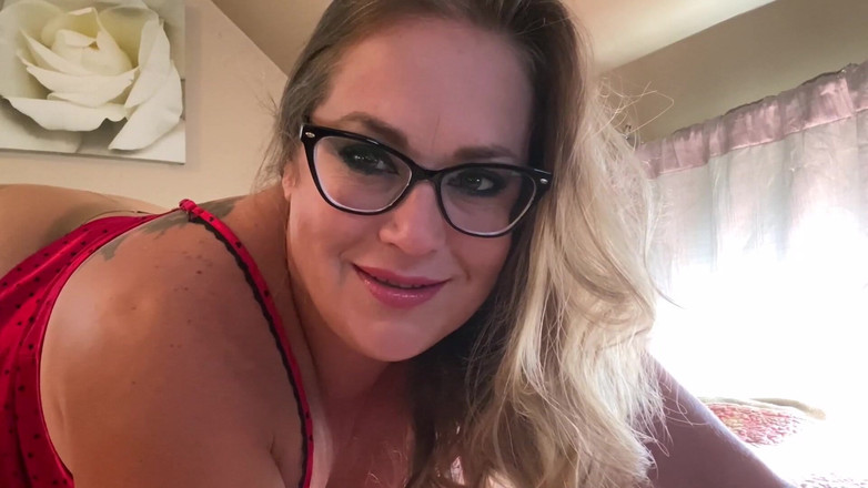 Lily Bay: 흑인 대물 자지 방해 Rp를 받는 새엄마 Lilybay