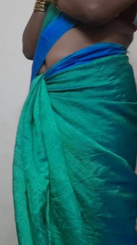 Tamil Esposa Casada Se Folla a Su Amigo Marido Por Dinero