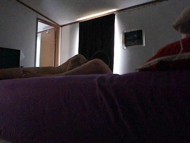 KittieNoOne: Zezadu na posteli