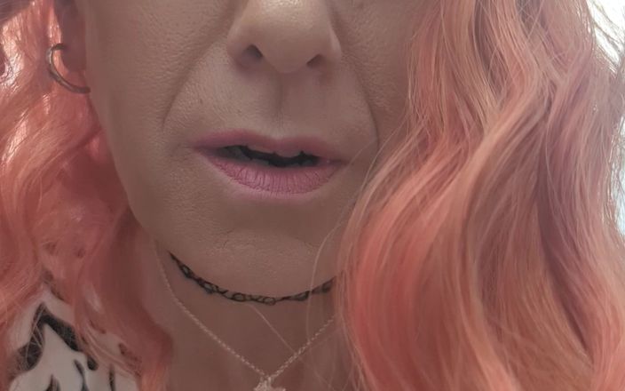 Fiona of Delights: Joacă-te cu fanta mătușa Fiona