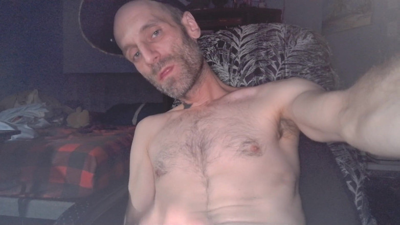 NeatGame458: Я мастурбую своїм великим членом, кінчаю і облизую молоко