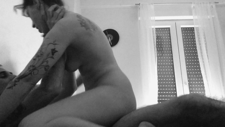 Akasha7: あなたのために楽しんでいる服従的な女の子、Akasha7に聞いて