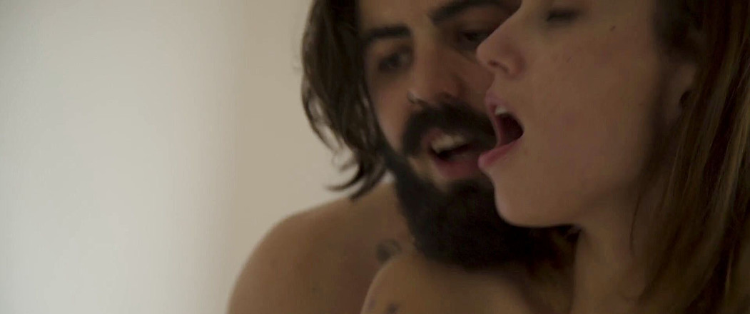 Verso Cinema: Remaja bertato panas diludahi di threesome