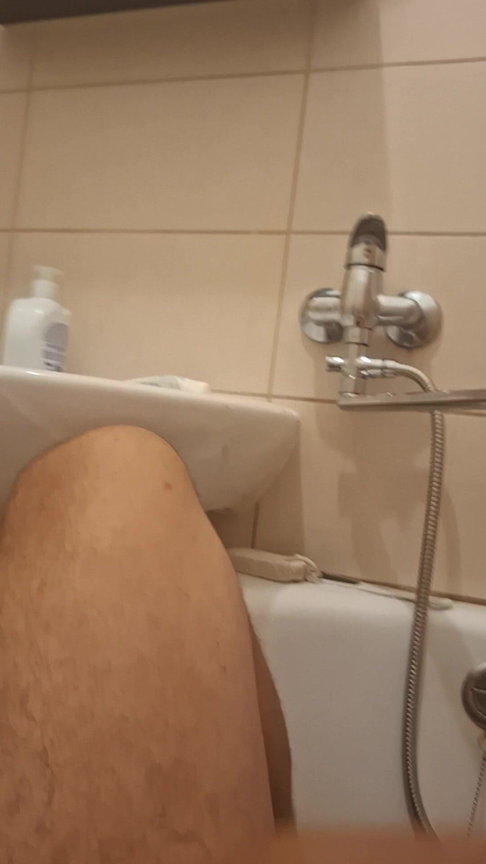 Tomeek Silver: Masturbarea în cadă