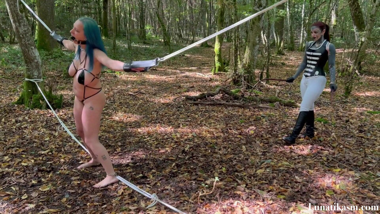 Mistress Lunatika: Prima ei sesiune de biciuri