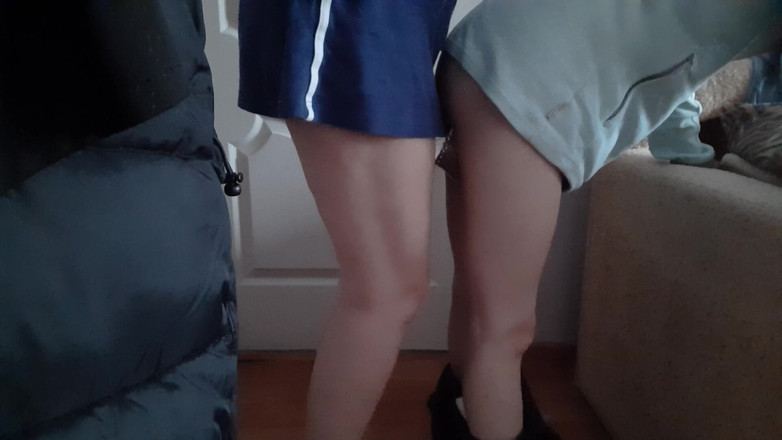 Lesbian-illusion: Jag skakar och knullar min fru doggy style med en...