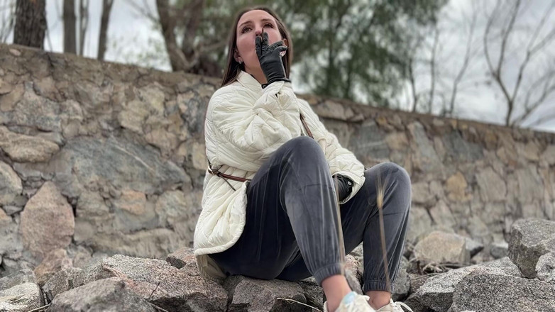 Hottie goddess: Elegante rauch-geschwollene necken pOV