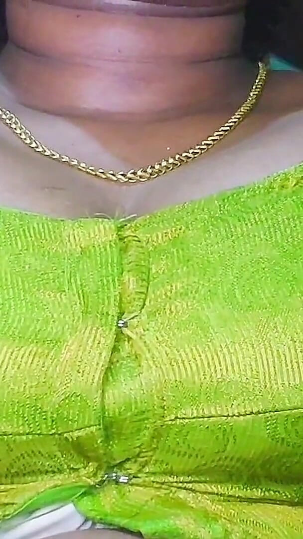 Desi Mohini: I Want Your Huge Boobs Bhabhi XXX New Video