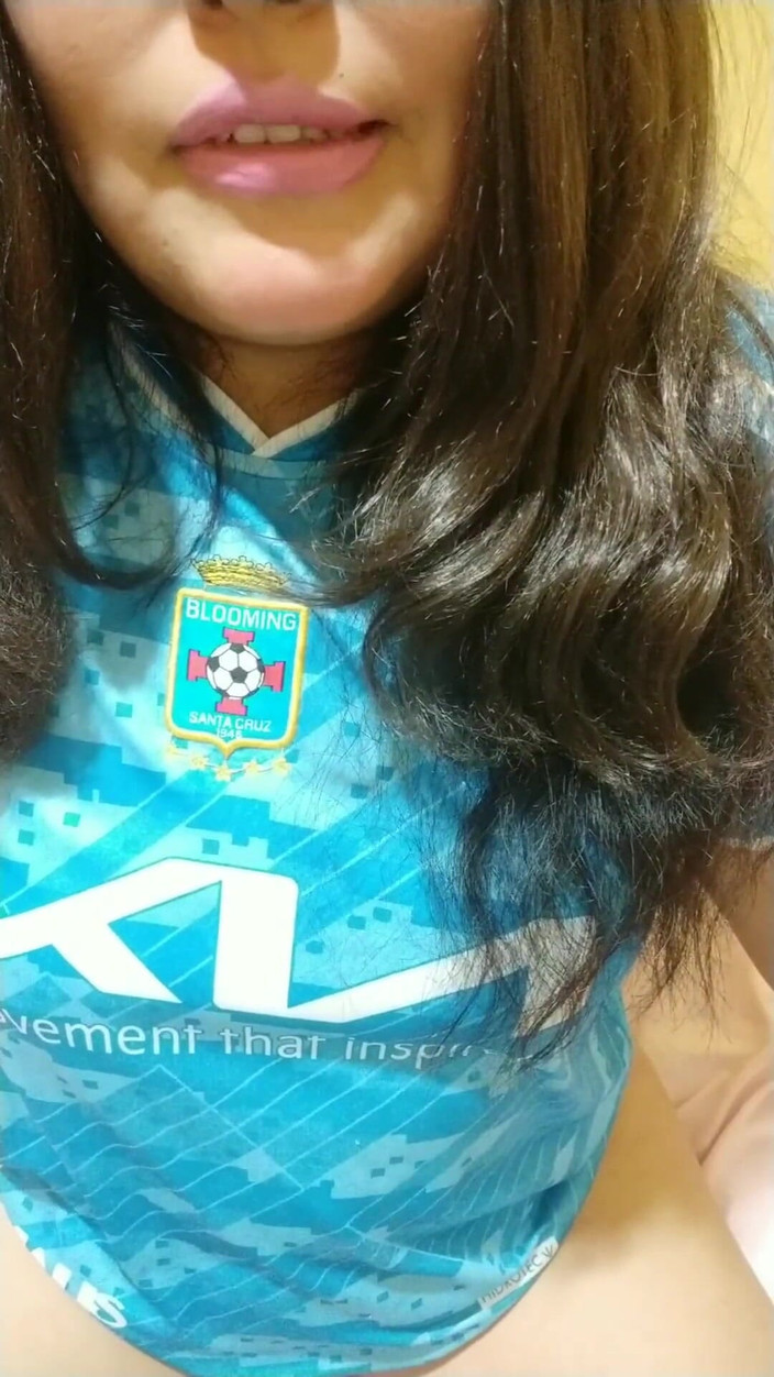 Carla Villalobos: Mengaku ngelakuin apa yang aku lakukan di kamar mandi umum...