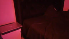 EMY_AND_JONH: Hon tror att ingen är hemma och åker ovanpå