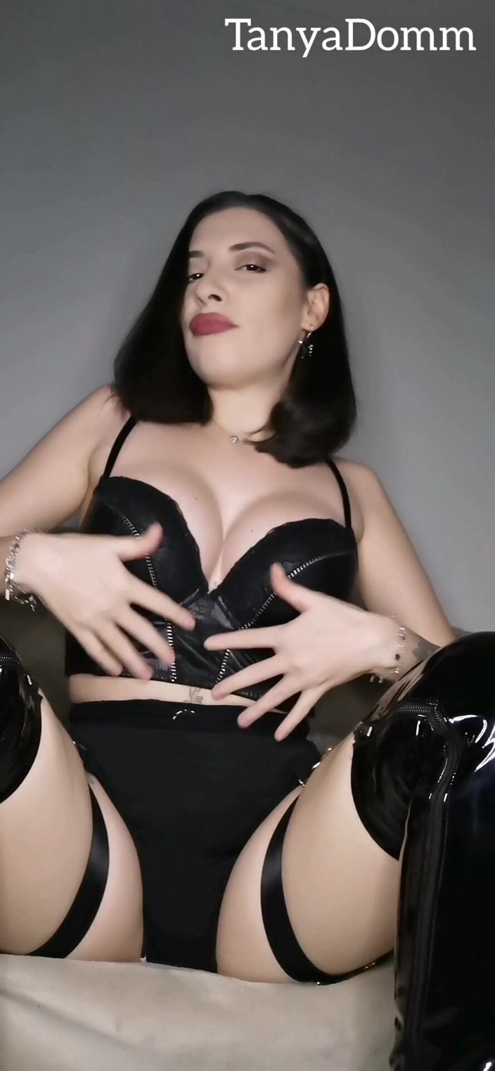 TanyaDomm: Venera il mio cazzo e fammi orgasmo