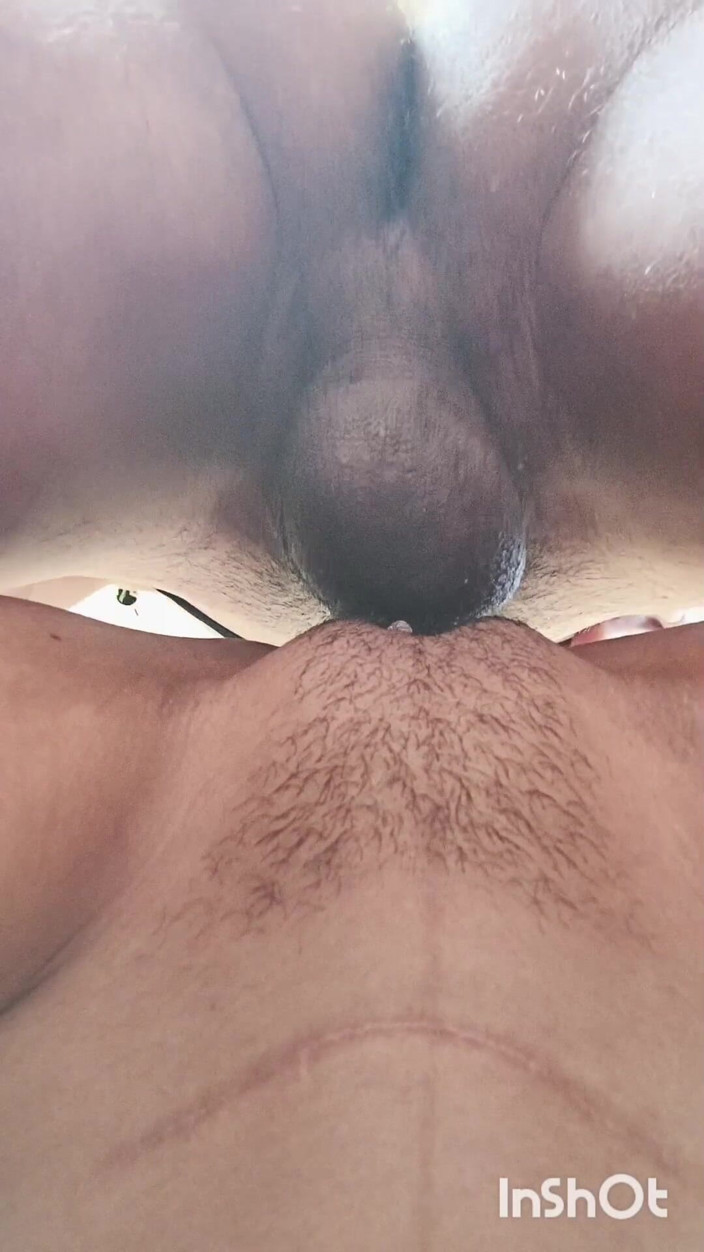Desishycouple: Due bei bhabhi in sesso hardcore con l'amico del marito...