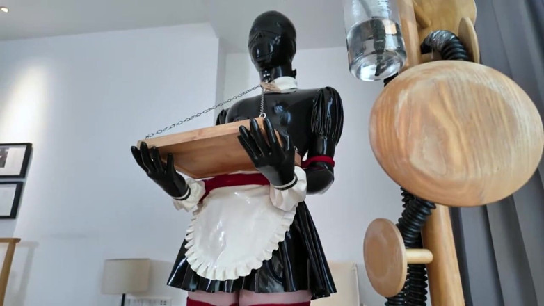 Aisan girl bondage: Servizio di pulizia in lattice