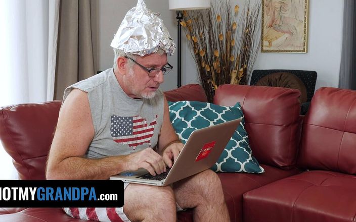 Team Skeet: Notmygrandpa - cycata laska Jackie Hoff budzi się z jej orzechowy...