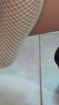 Enorme dildo che entra nella mia bocca