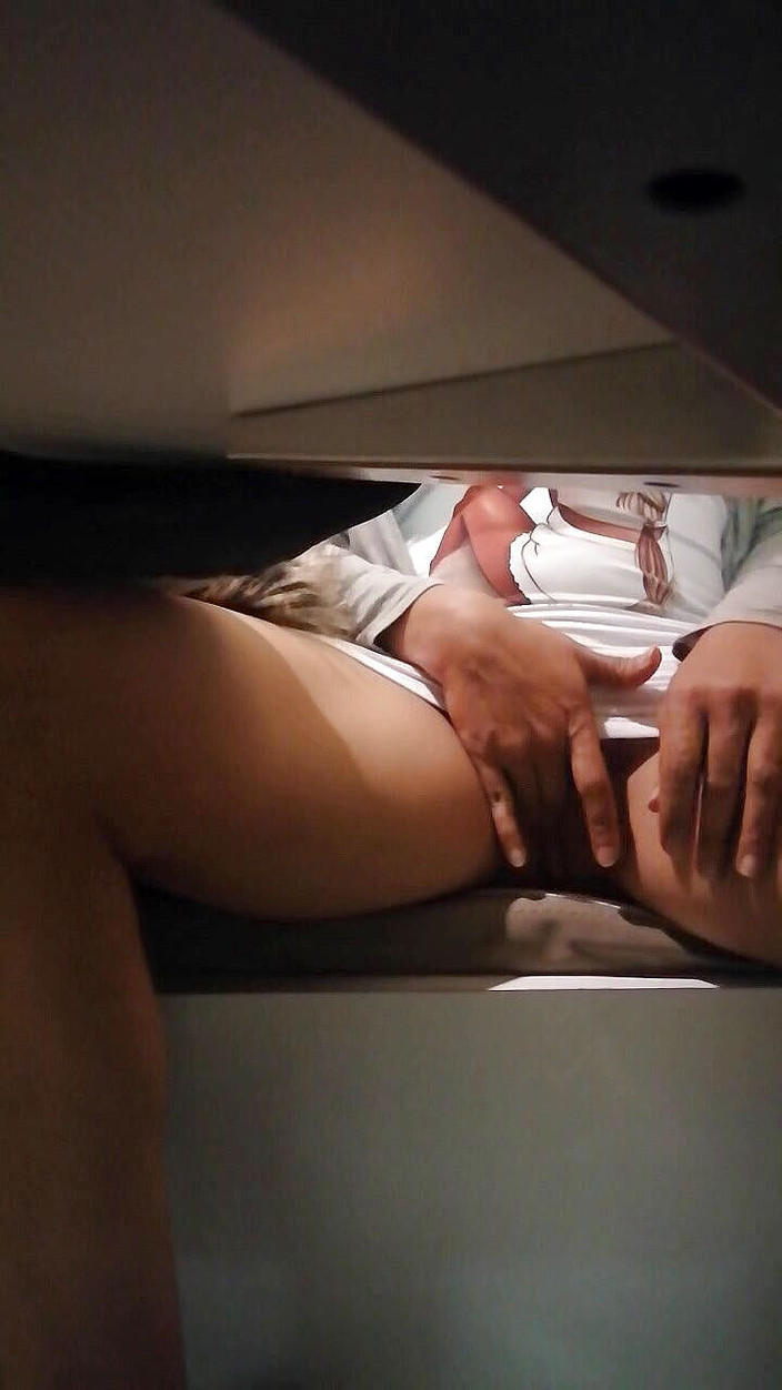 Nataly Rous: Sedikit nakal di mall