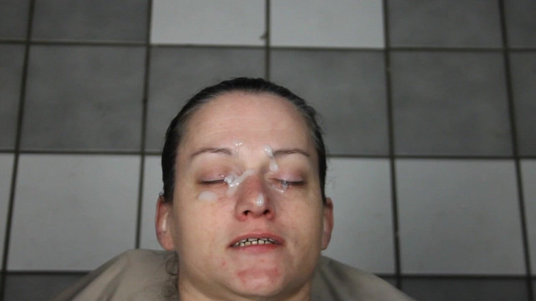 Dirty Dees: गंदे dees में नट सुंदर चेहरा चोद रही है