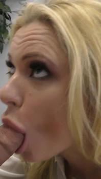 Office MILF Chief Suck