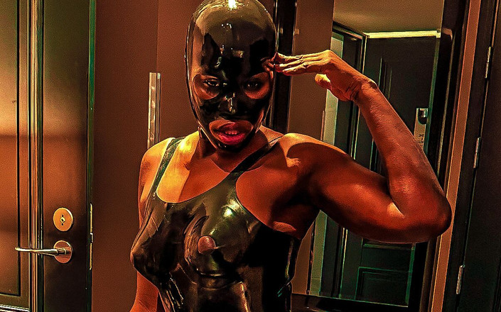 RubberBootsBull Deluxe: ラバーギア愛好家は激しくファック