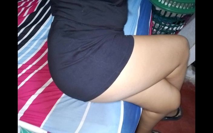 Sexysweet0455: Jag spelar in min styvsyster medan hon städar upp rummet,...