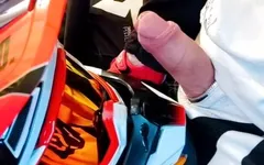 Mx Motoboy gozando no capacete Mx