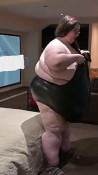 SSBBW sexy tlustý černý kožený oblek