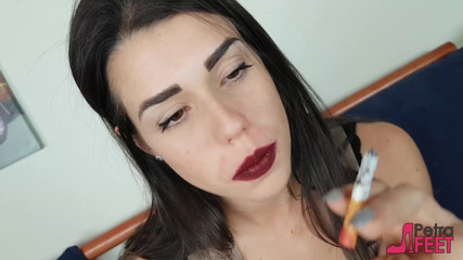 Smokin Fetish: Feticismo del viso e fumo sigaro dalla splendida ragazza italiana