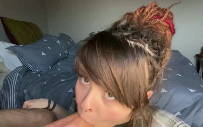 Olivia Jarden: En slarvig Ahegao POV avsugning för dig! Del 2 av 3!
