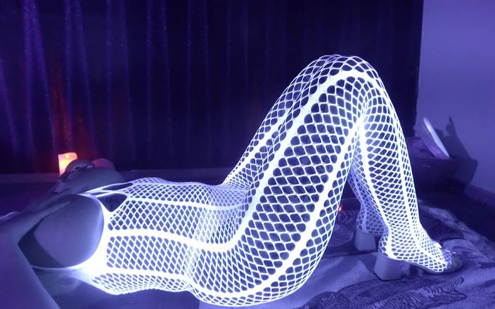 Petite Asian hefburg: Strefa zmierzchu Blacklight Cosplay