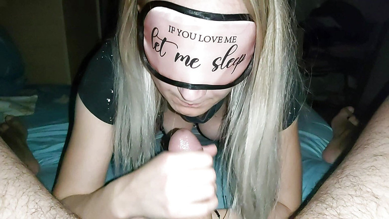 Audrey: Üvey annem amını emdiğimde sessiz kalıyor. Bölüm 1. Amcığını sikmeye bayılıyorum