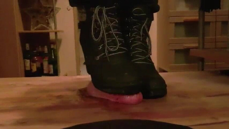 ironball1983: POV Menginjak-injak &amp; Menginjak dengan But Keras - Footjob &amp; Cock Crushing - Berat...