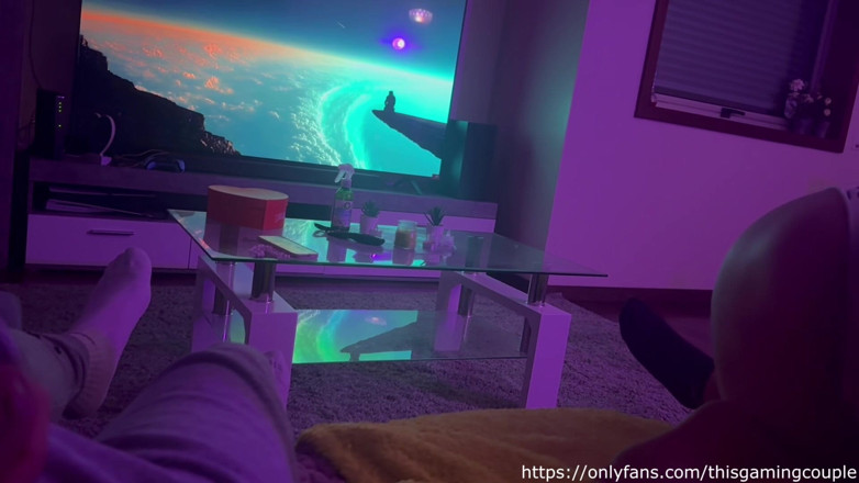 GamingCouple: 내 바람난 남편과 그의 친구와 함께 스피로스트 만들기!
