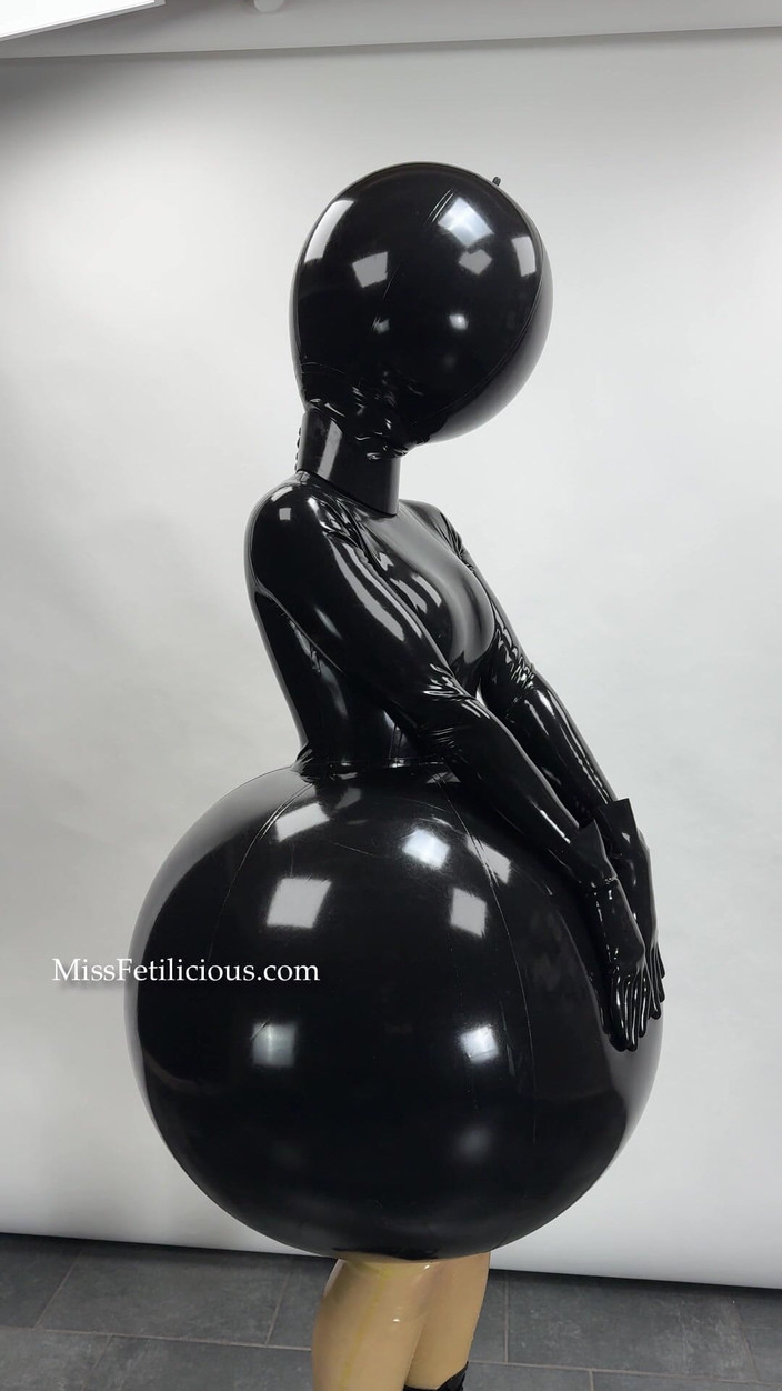 Miss_Fetilicious: Was hältst du von meinem aufblasbaren Kleid?