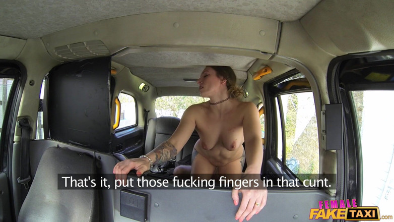 Fake Taxi: Fake Taxi - smyslný řidič dostane chuť studentského ptáka
